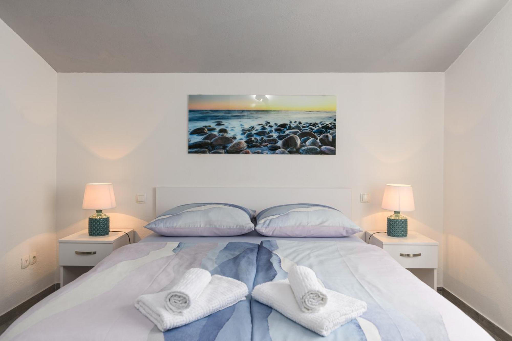 Rooms Anna 特罗吉尔 外观 照片